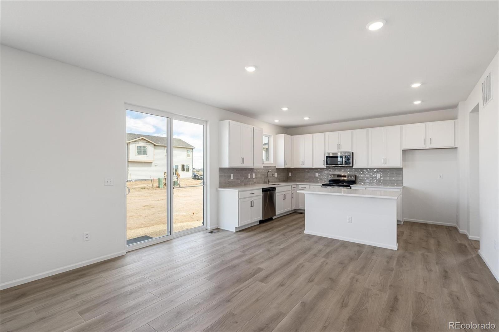 MLS Image #10 for 47399  magnolia avenue,bennett, Colorado