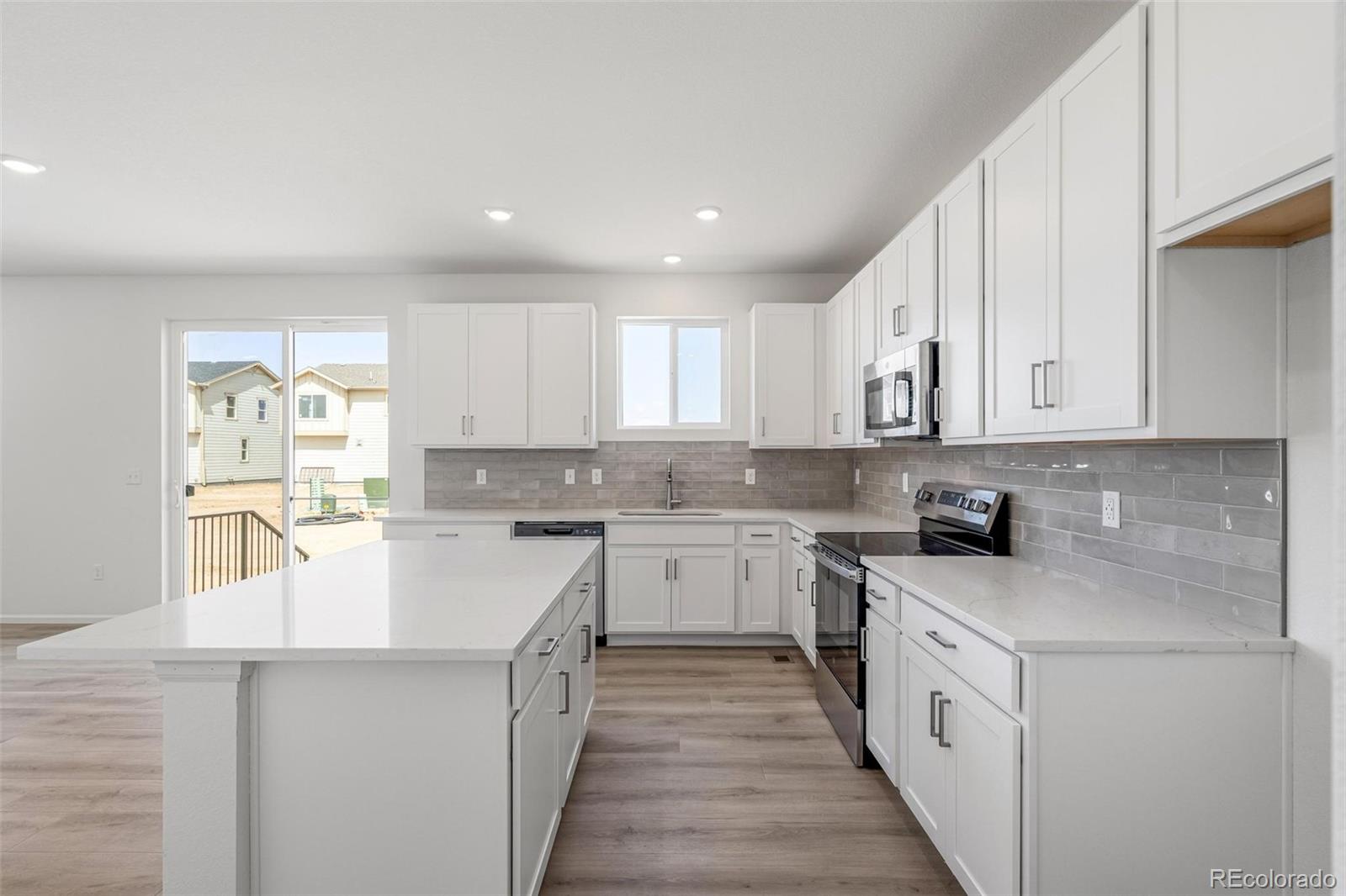 MLS Image #11 for 47399  magnolia avenue,bennett, Colorado