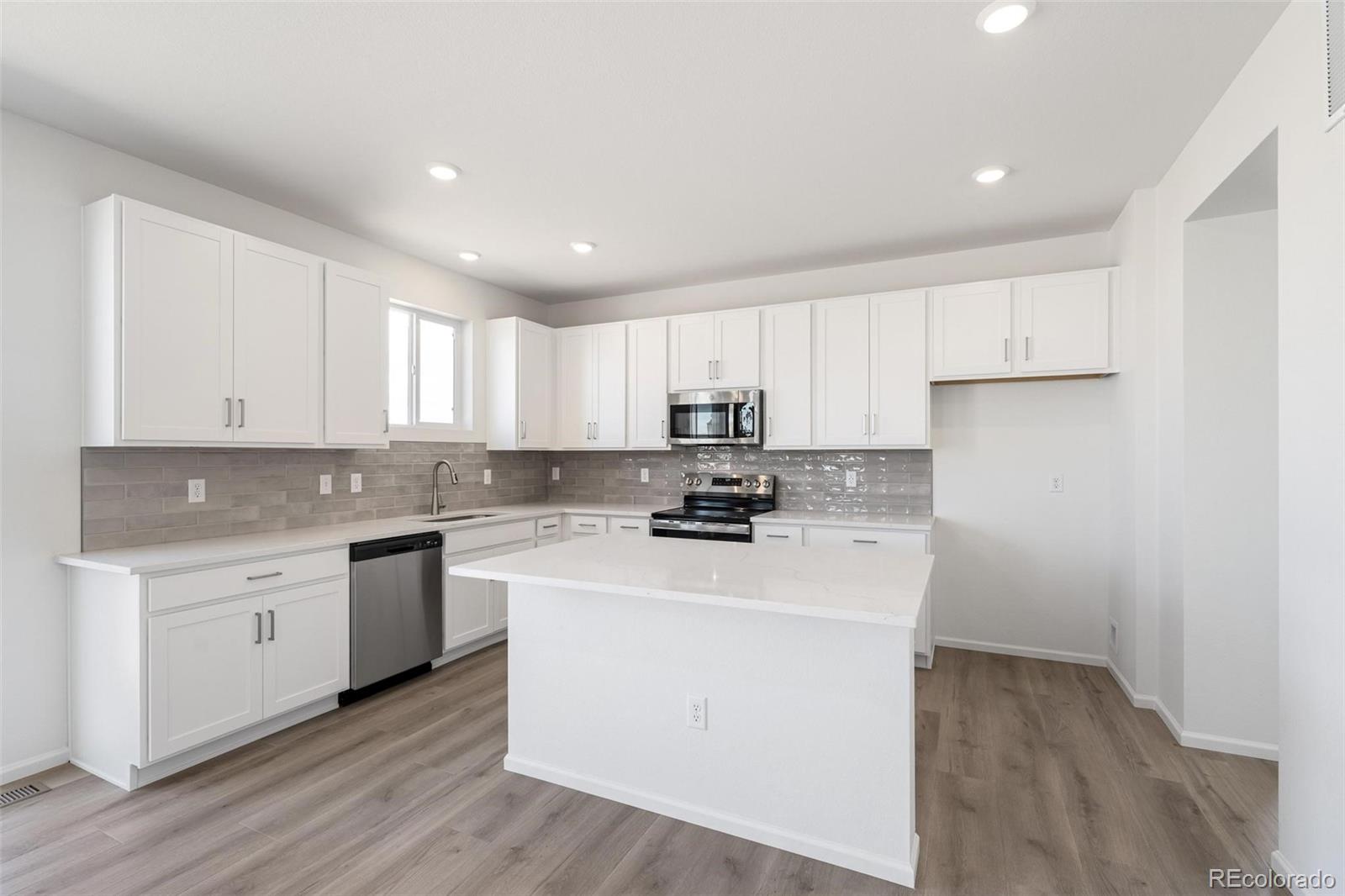 MLS Image #12 for 47399  magnolia avenue,bennett, Colorado
