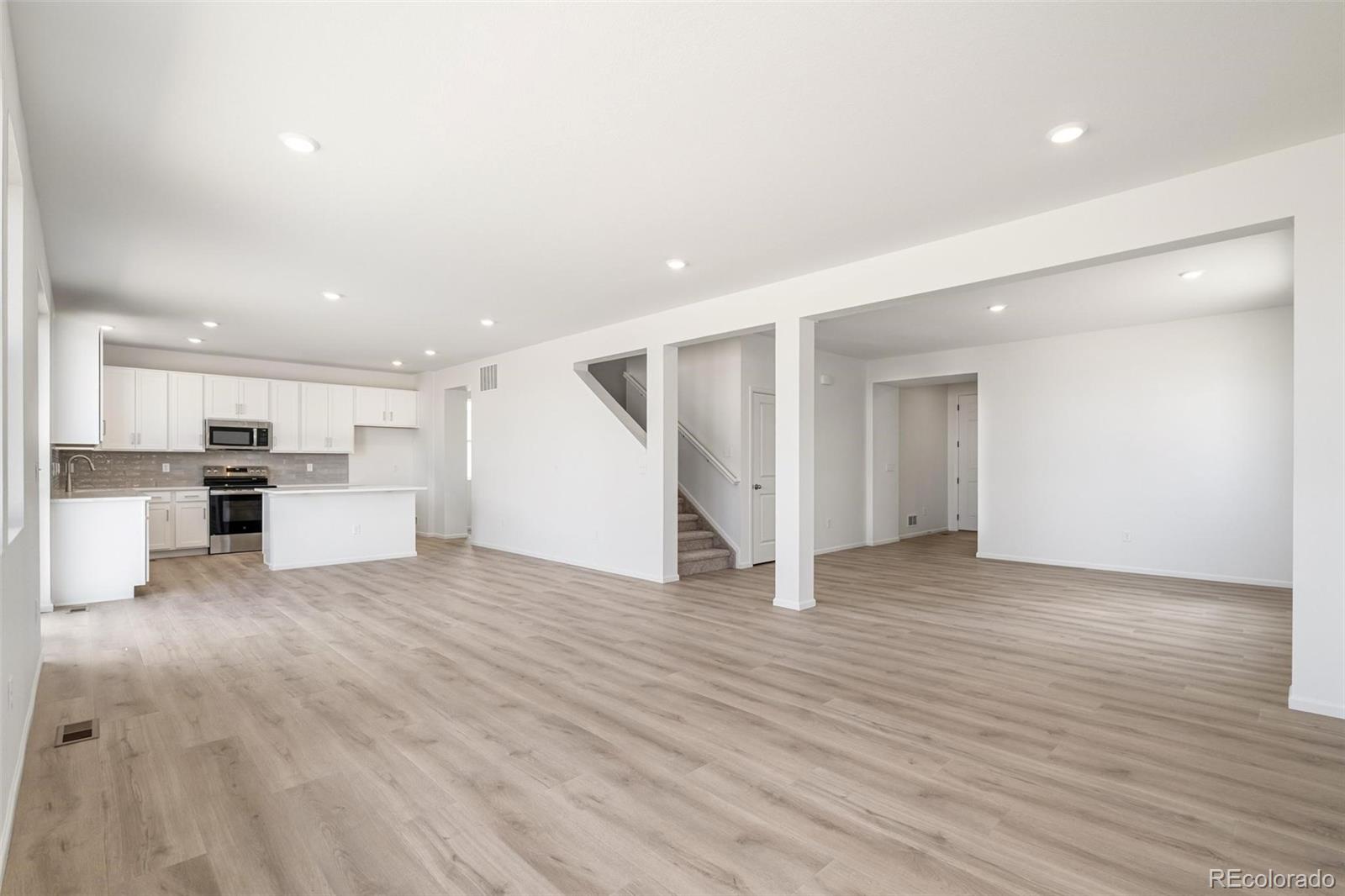 MLS Image #5 for 47399  magnolia avenue,bennett, Colorado