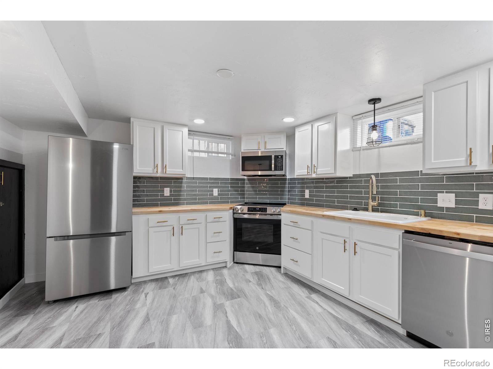 MLS Image #9 for 522 e 13th street,loveland, Colorado