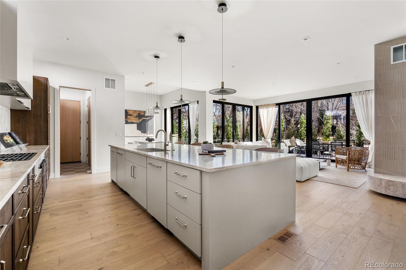 MLS Image #16 for 792 s clayton street,denver, Colorado
