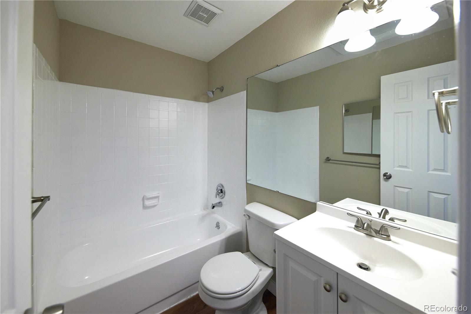 MLS Image #13 for 61 s sable boulevard,aurora, Colorado