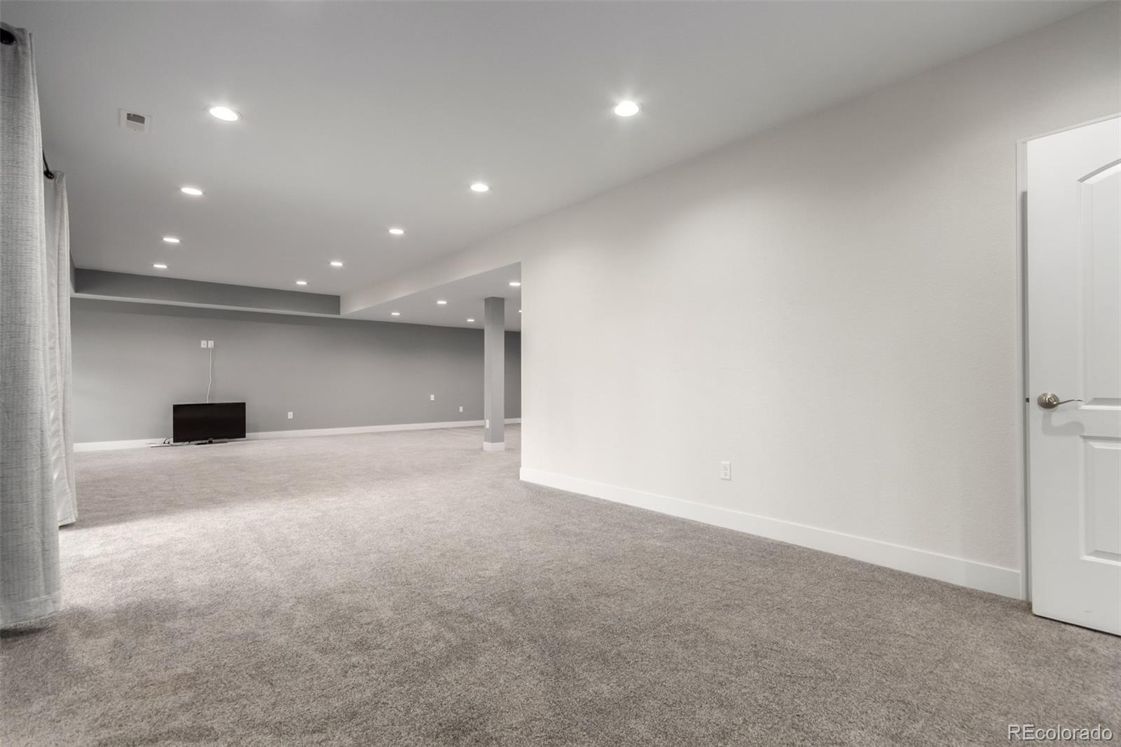 MLS Image #31 for 909  signal court,timnath, Colorado