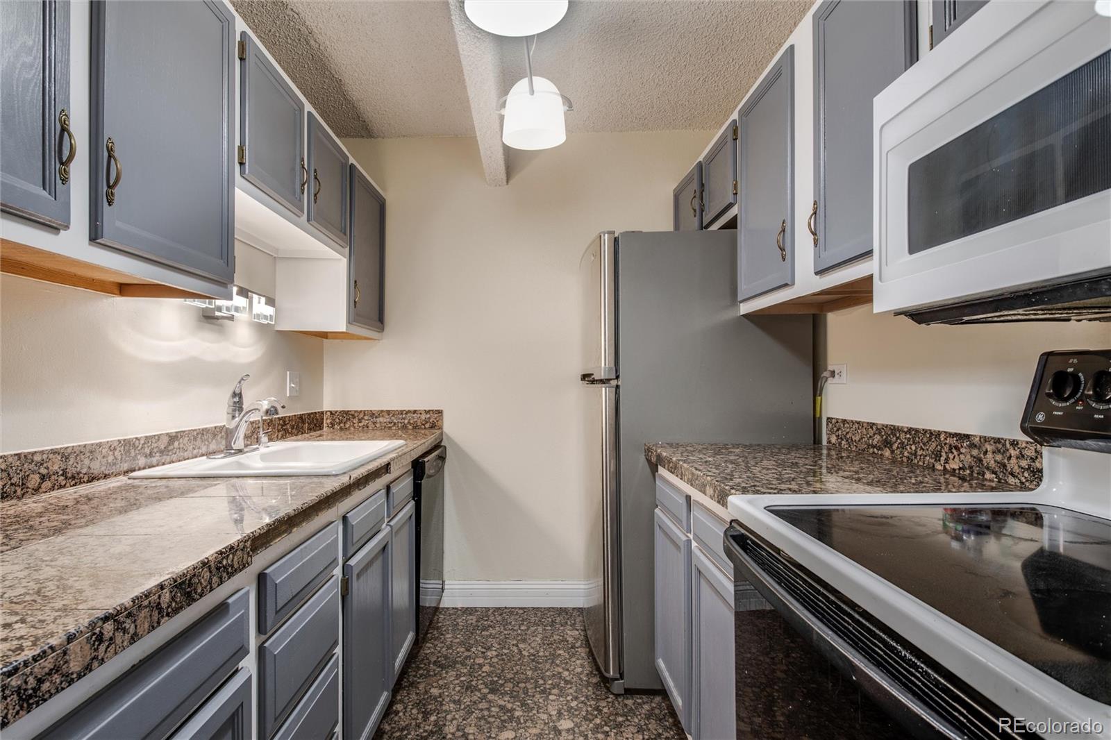 MLS Image #6 for 8060 e girard avenue,denver, Colorado
