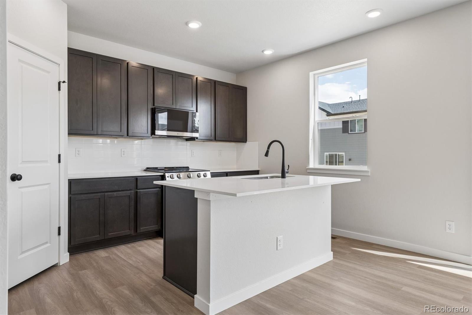 MLS Image #10 for 22816 e 47th place,aurora, Colorado