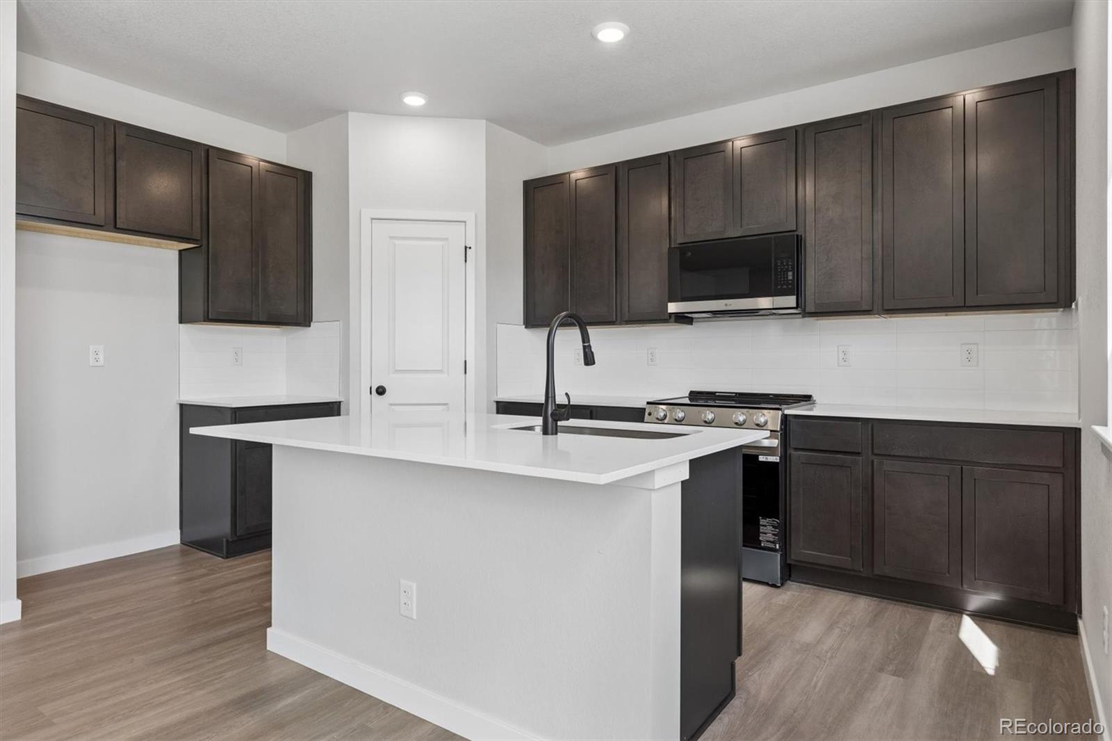 MLS Image #11 for 22816 e 47th place,aurora, Colorado