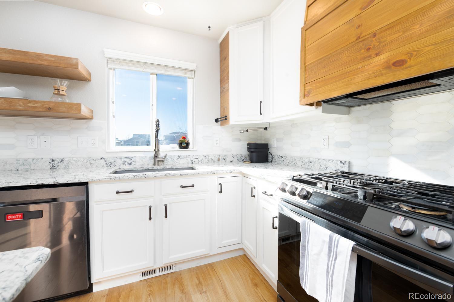 MLS Image #5 for 10572  deer meadow circle,colorado springs, Colorado