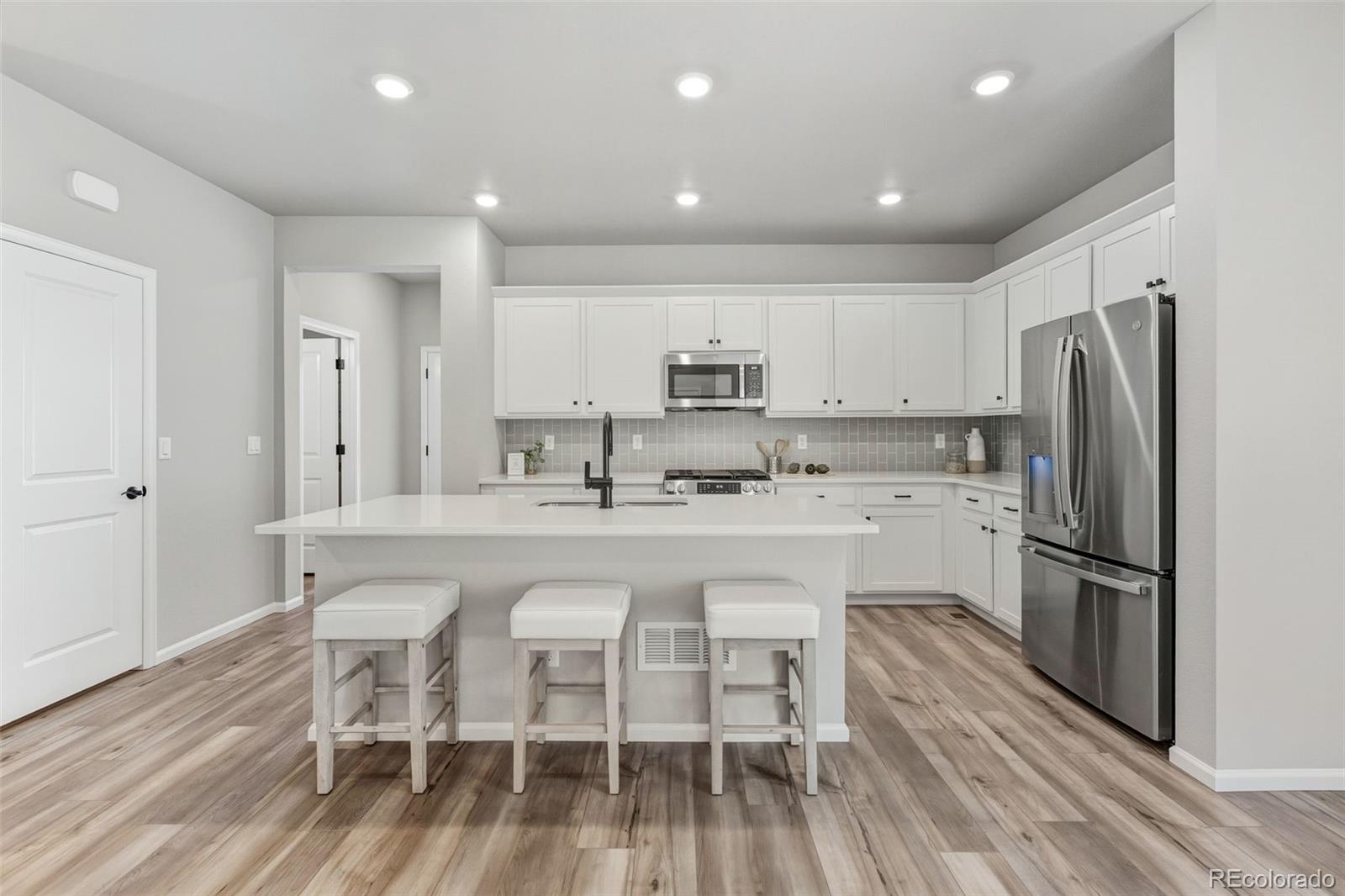 MLS Image #2 for 21041 e 63rd drive,aurora, Colorado