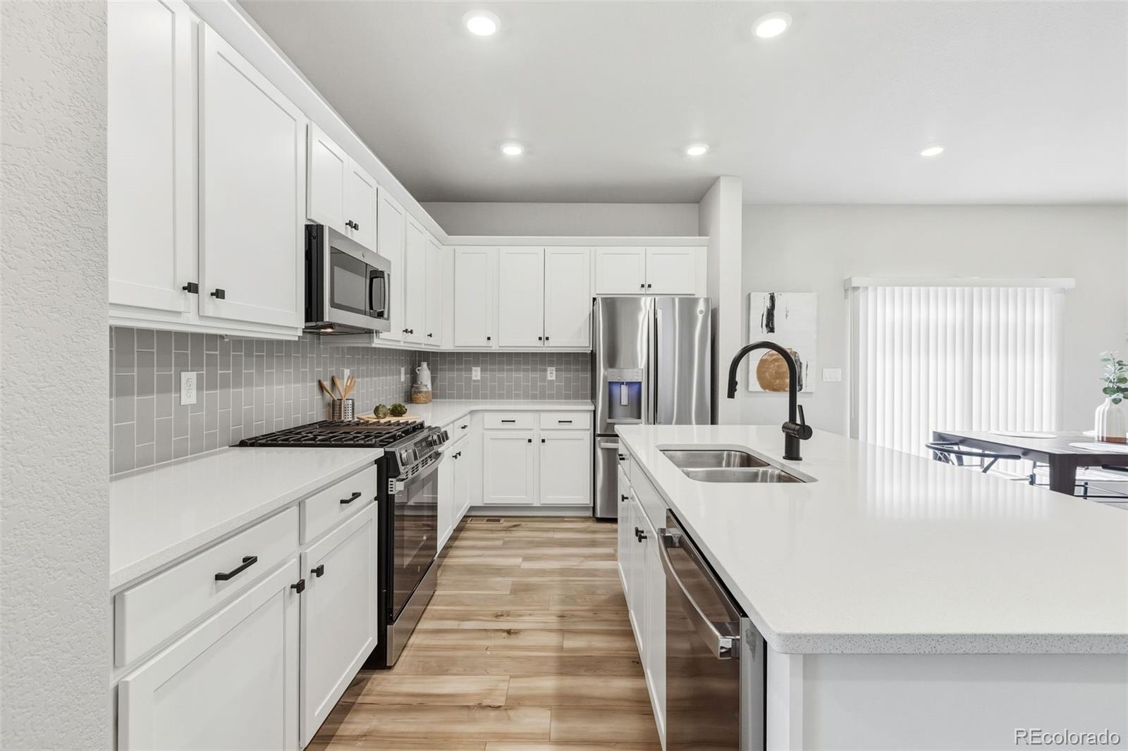 MLS Image #4 for 21041 e 63rd drive,aurora, Colorado