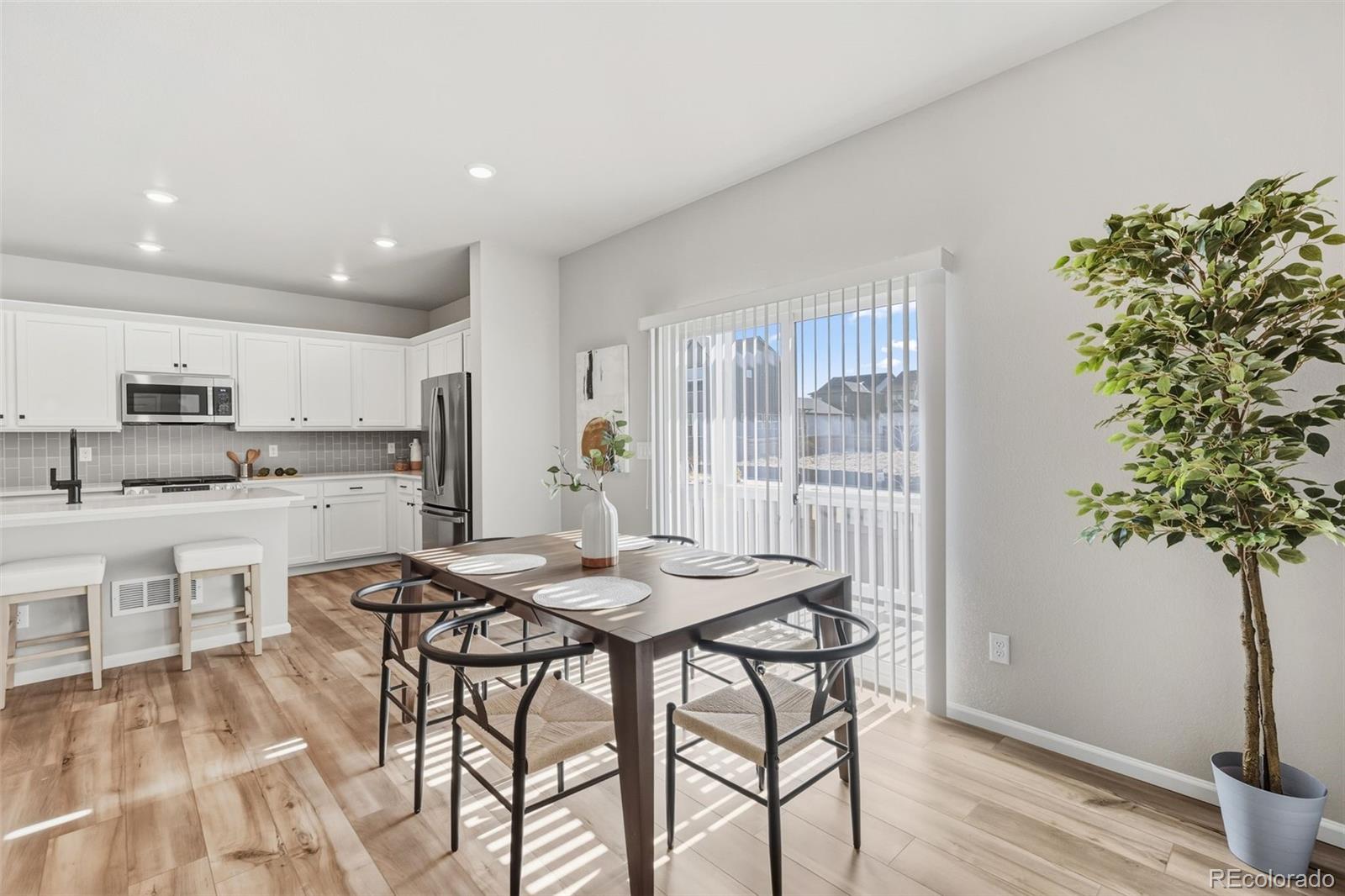 MLS Image #5 for 21041 e 63rd drive,aurora, Colorado