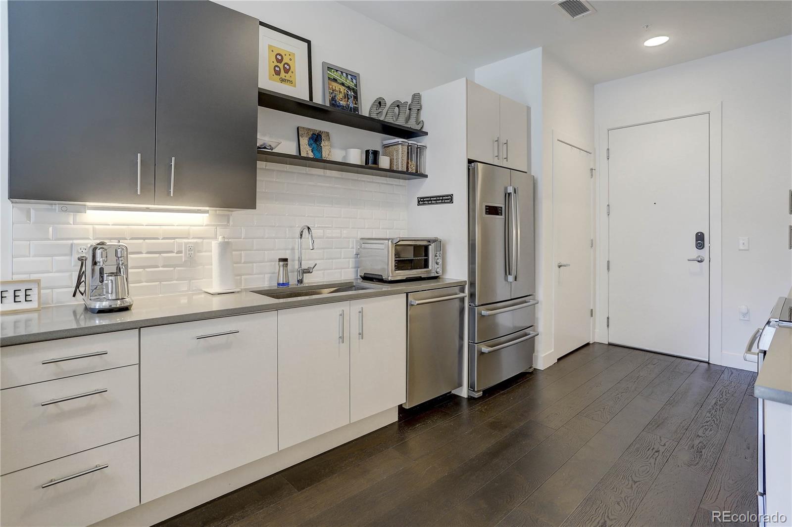 MLS Image #8 for 2525  arapahoe street 206,denver, Colorado