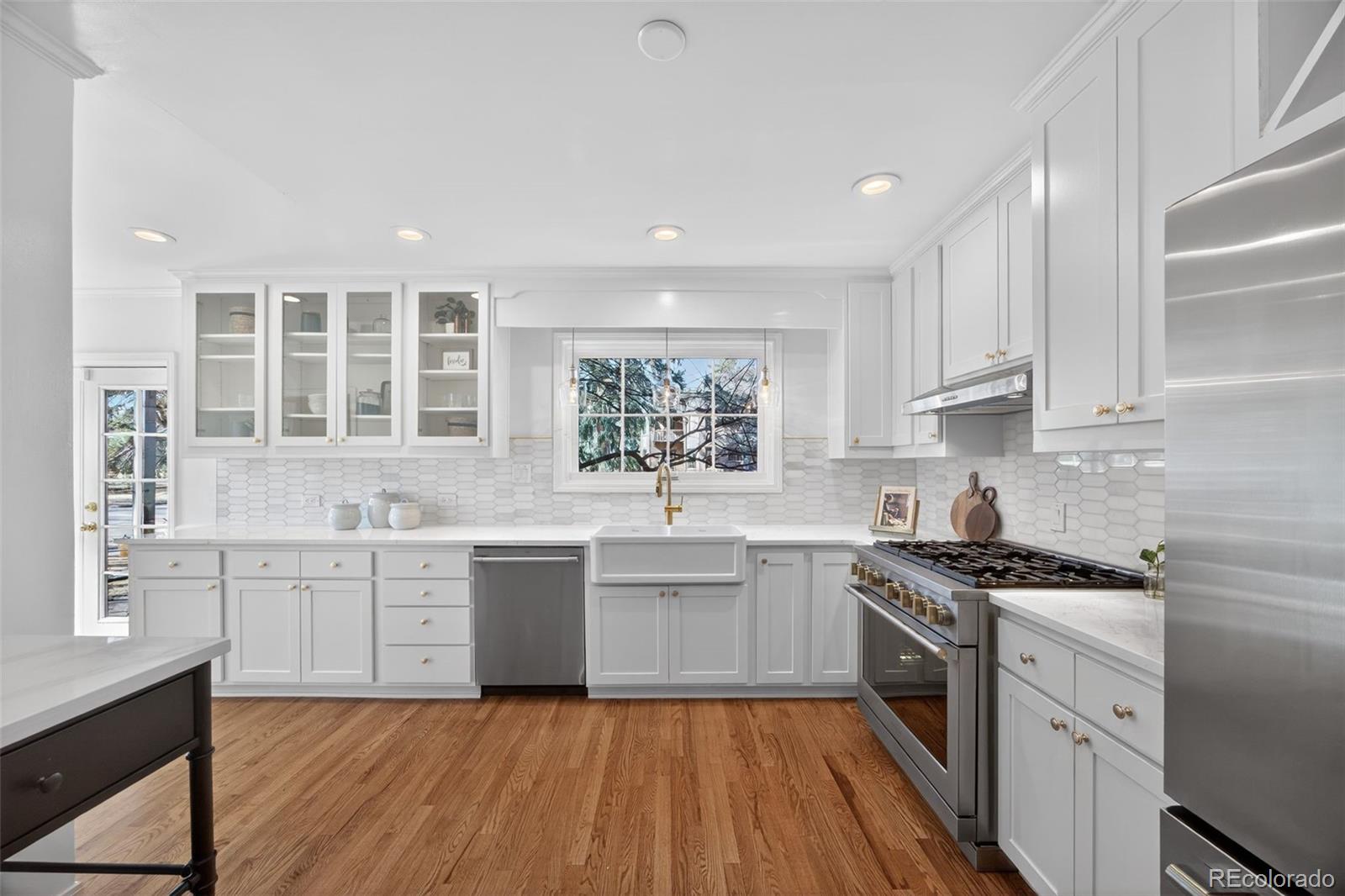 MLS Image #10 for 5301 e 6th avenue parkway,denver, Colorado