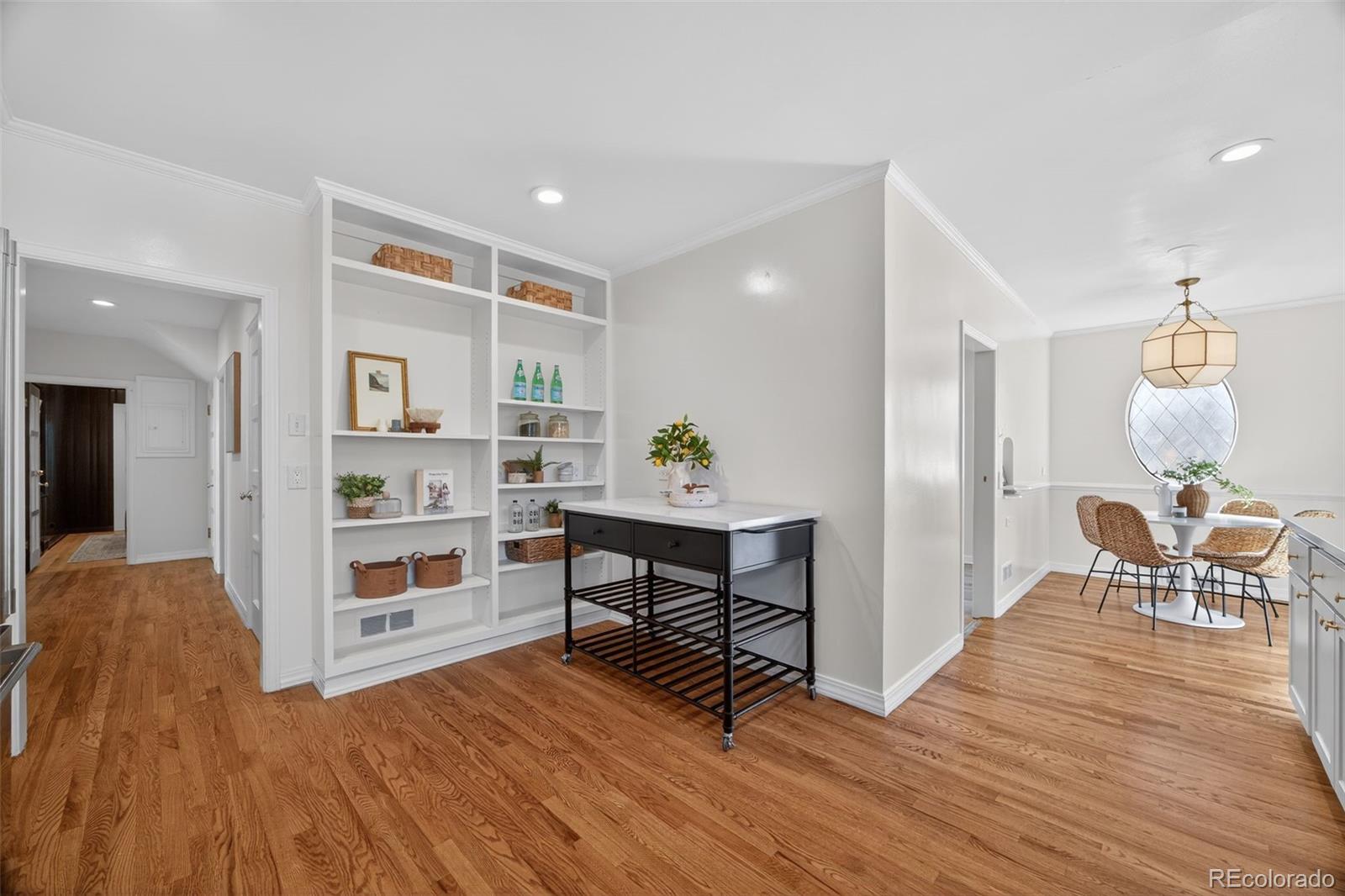 MLS Image #11 for 5301 e 6th avenue parkway,denver, Colorado