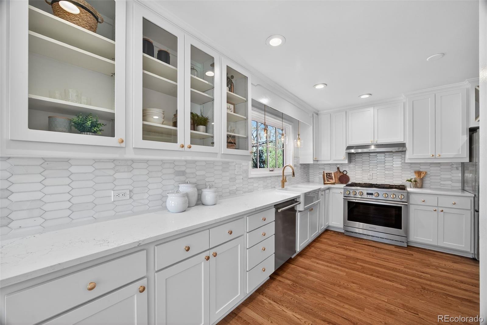 MLS Image #9 for 5301 e 6th avenue parkway,denver, Colorado