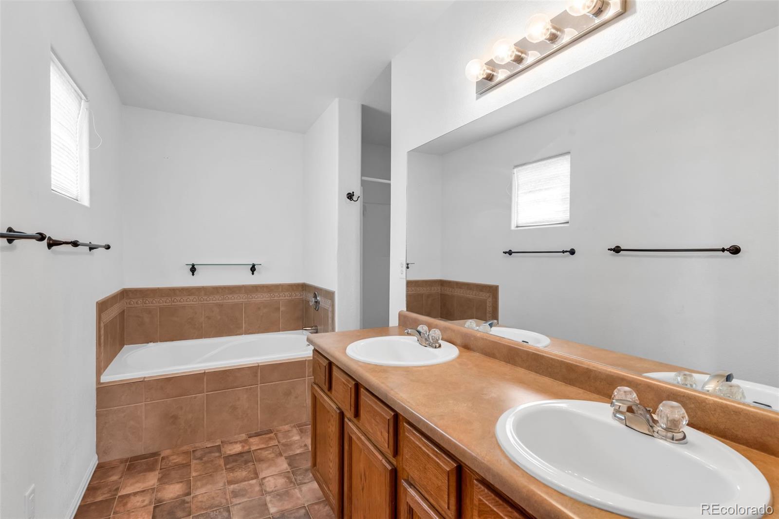 MLS Image #14 for 5043  thrush drive,pueblo, Colorado