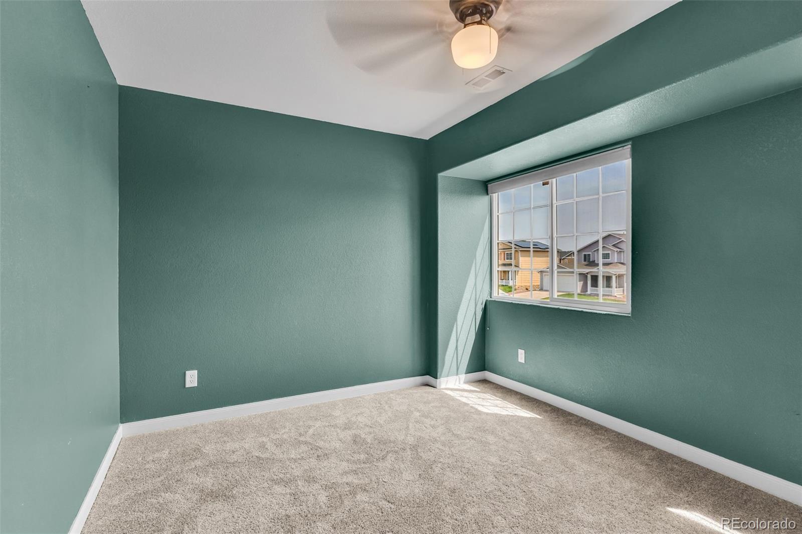 MLS Image #18 for 5043  thrush drive,pueblo, Colorado