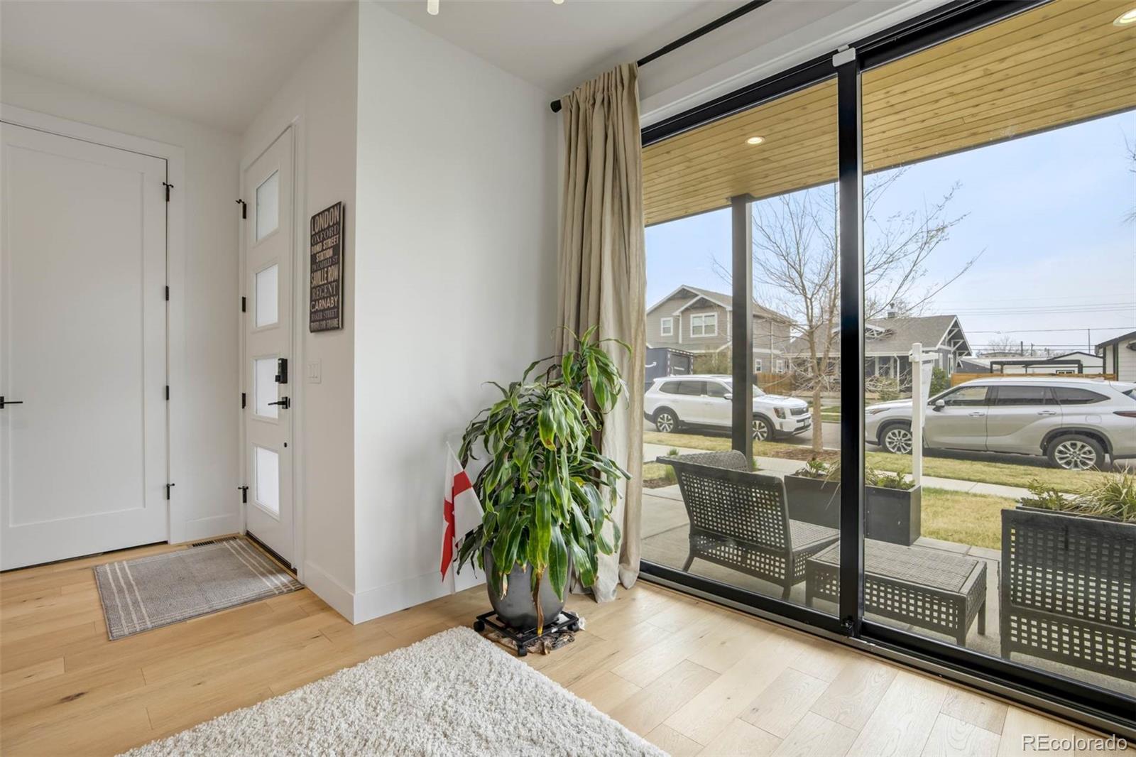 MLS Image #5 for 2526 s lincoln street ,denver, Colorado