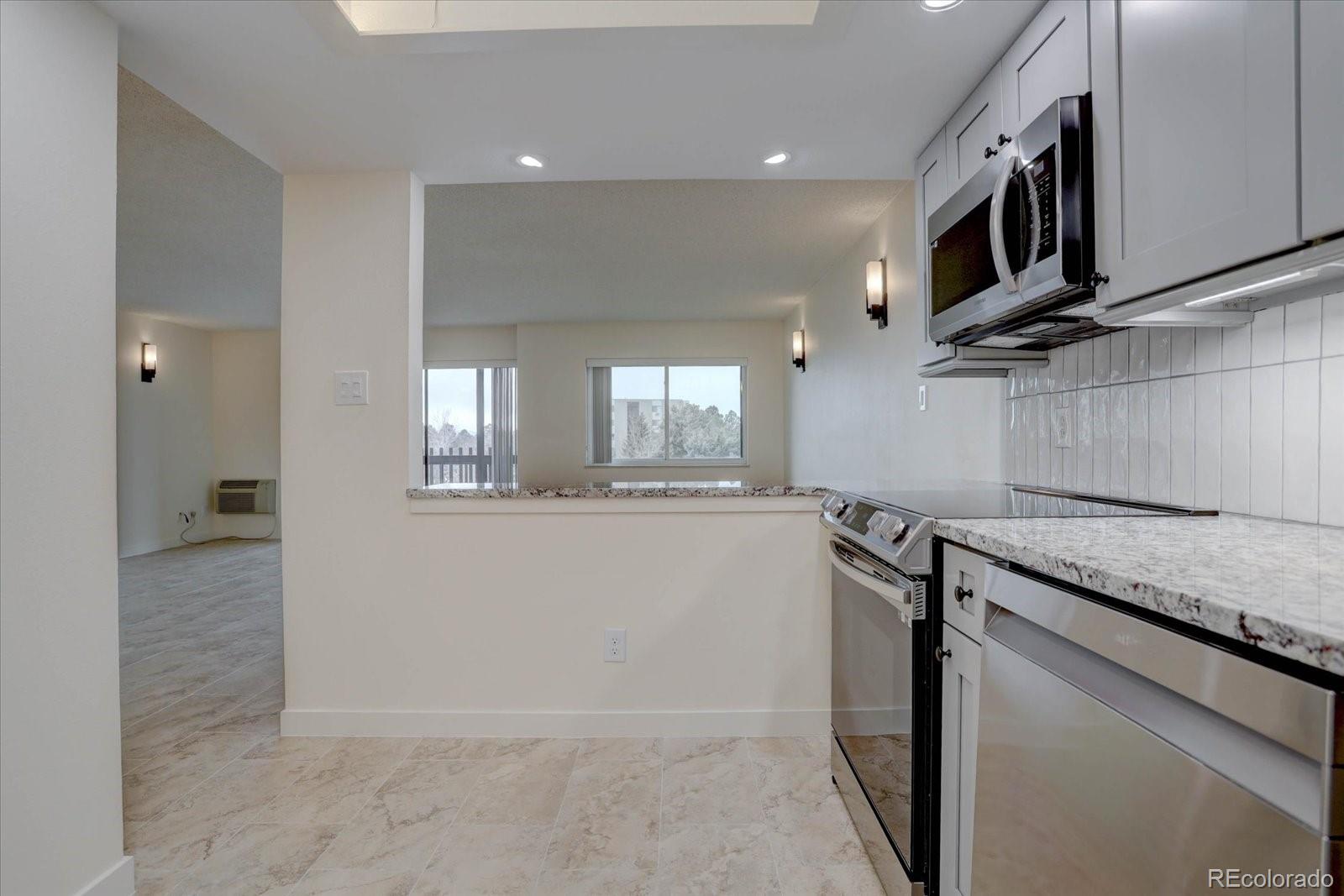 MLS Image #3 for 14001 e marina drive,aurora, Colorado
