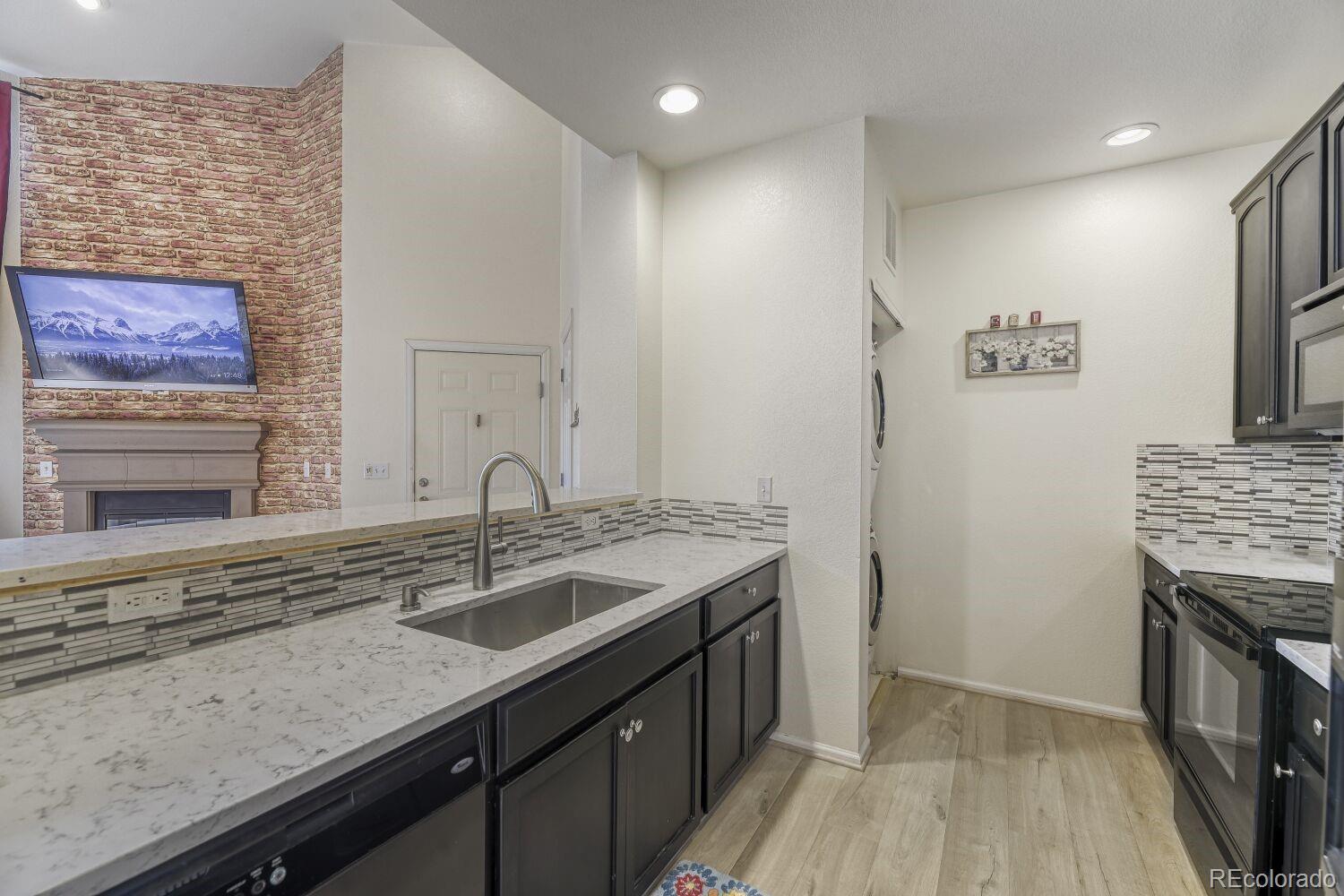 MLS Image #5 for 9481 e mansfield avenue 303,aurora, Colorado