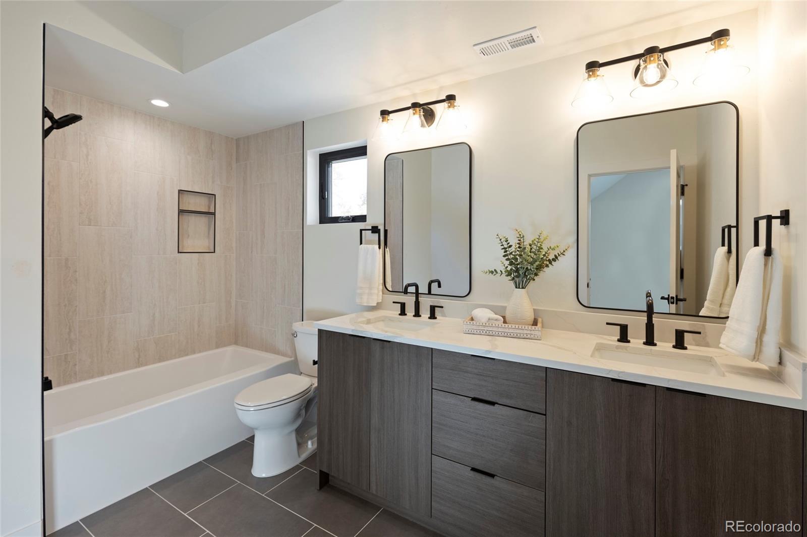 MLS Image #13 for 1715  grove street,denver, Colorado