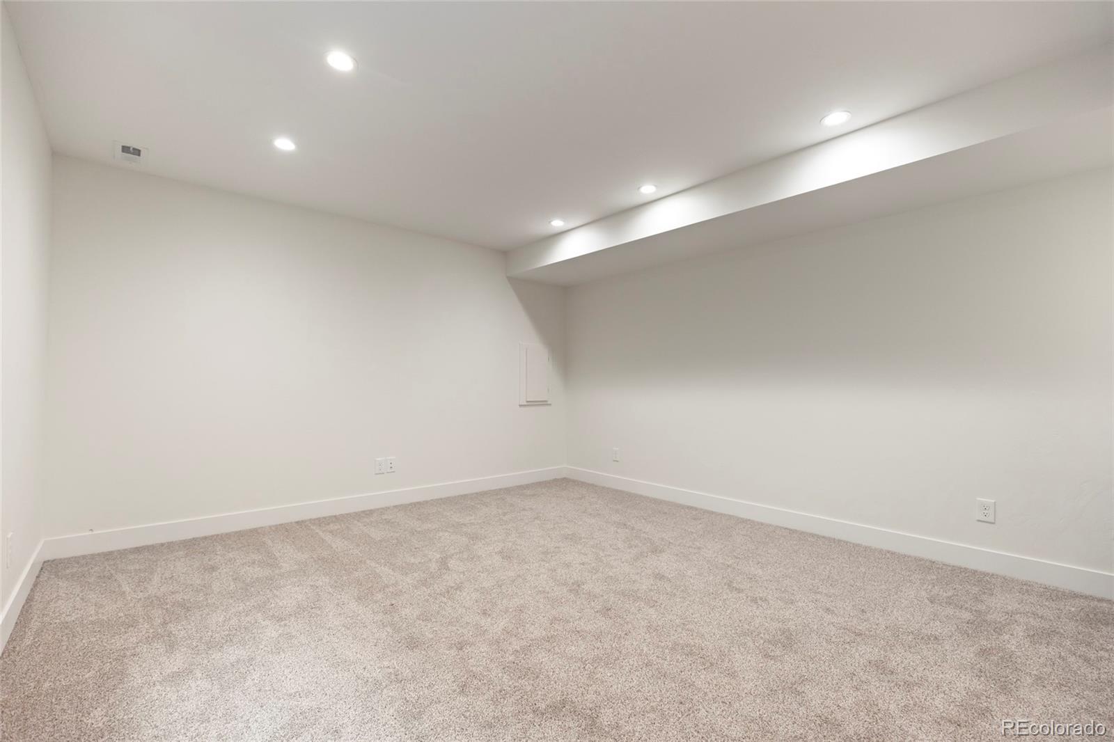 MLS Image #14 for 1715  grove street,denver, Colorado