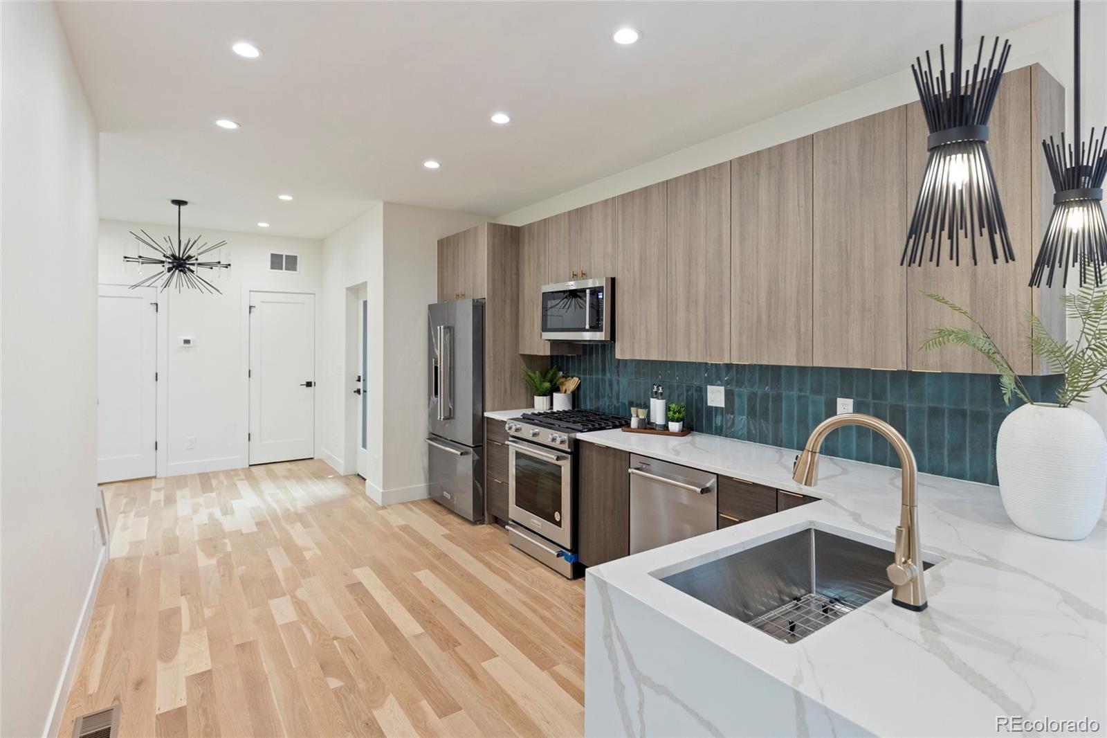 MLS Image #4 for 1715  grove street,denver, Colorado