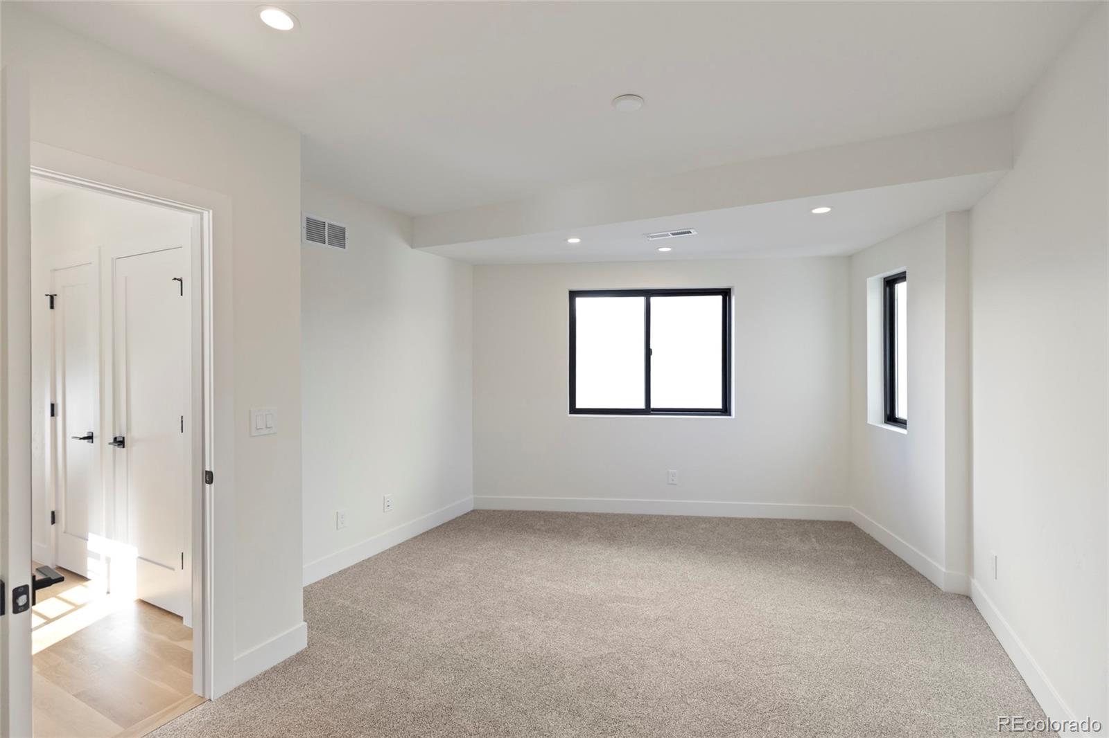 MLS Image #8 for 1715  grove street,denver, Colorado