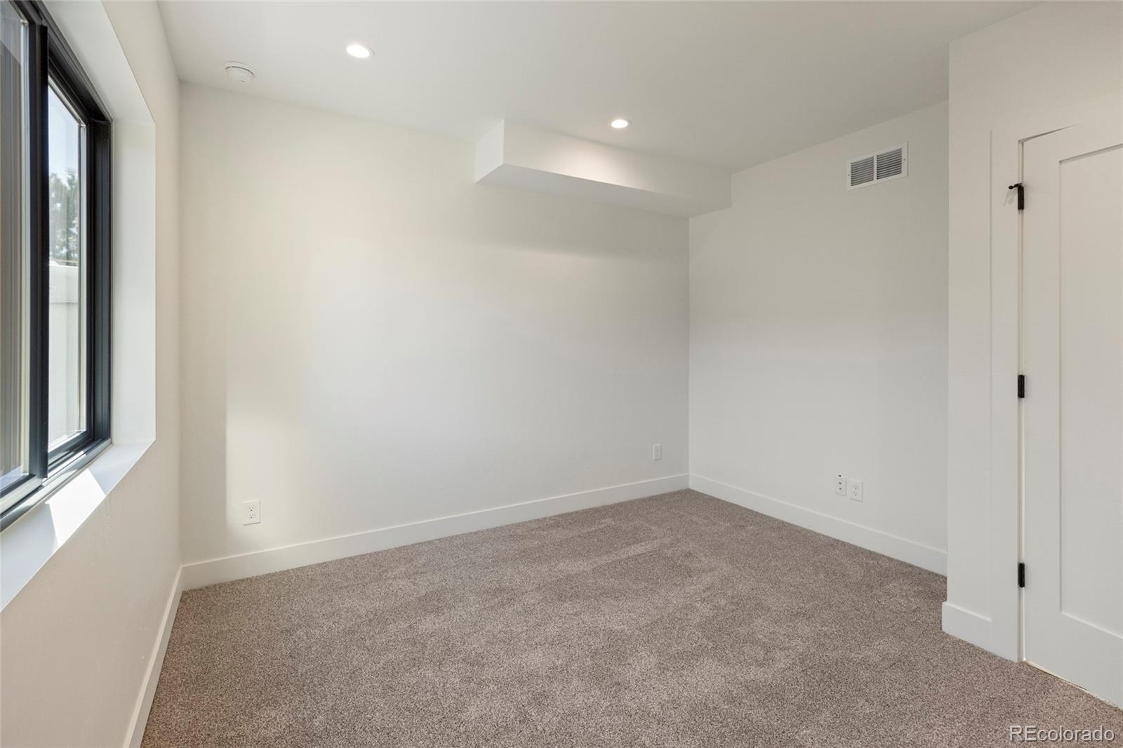 MLS Image #9 for 1715  grove street,denver, Colorado