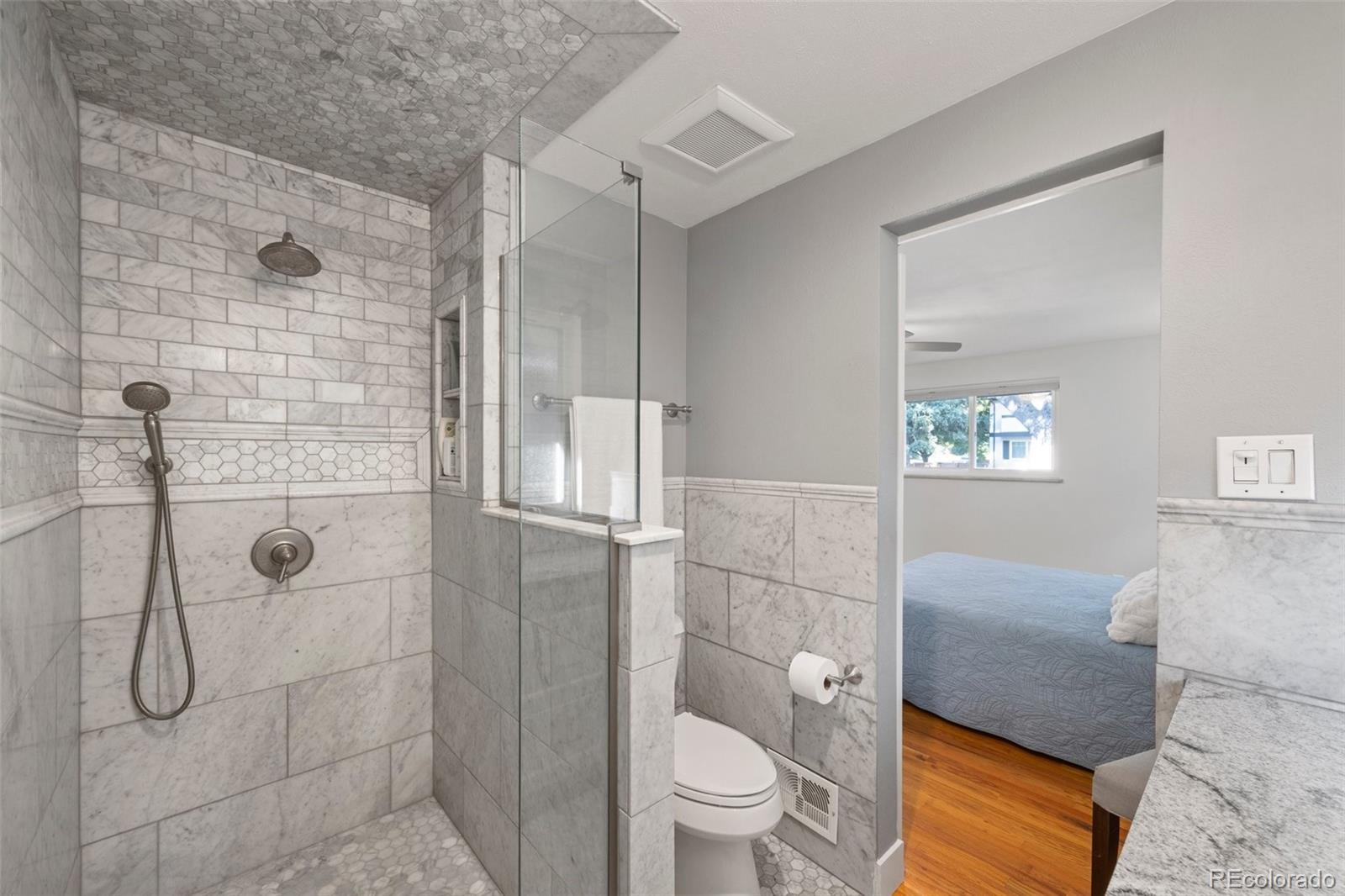 MLS Image #14 for 703 s oneida way,denver, Colorado
