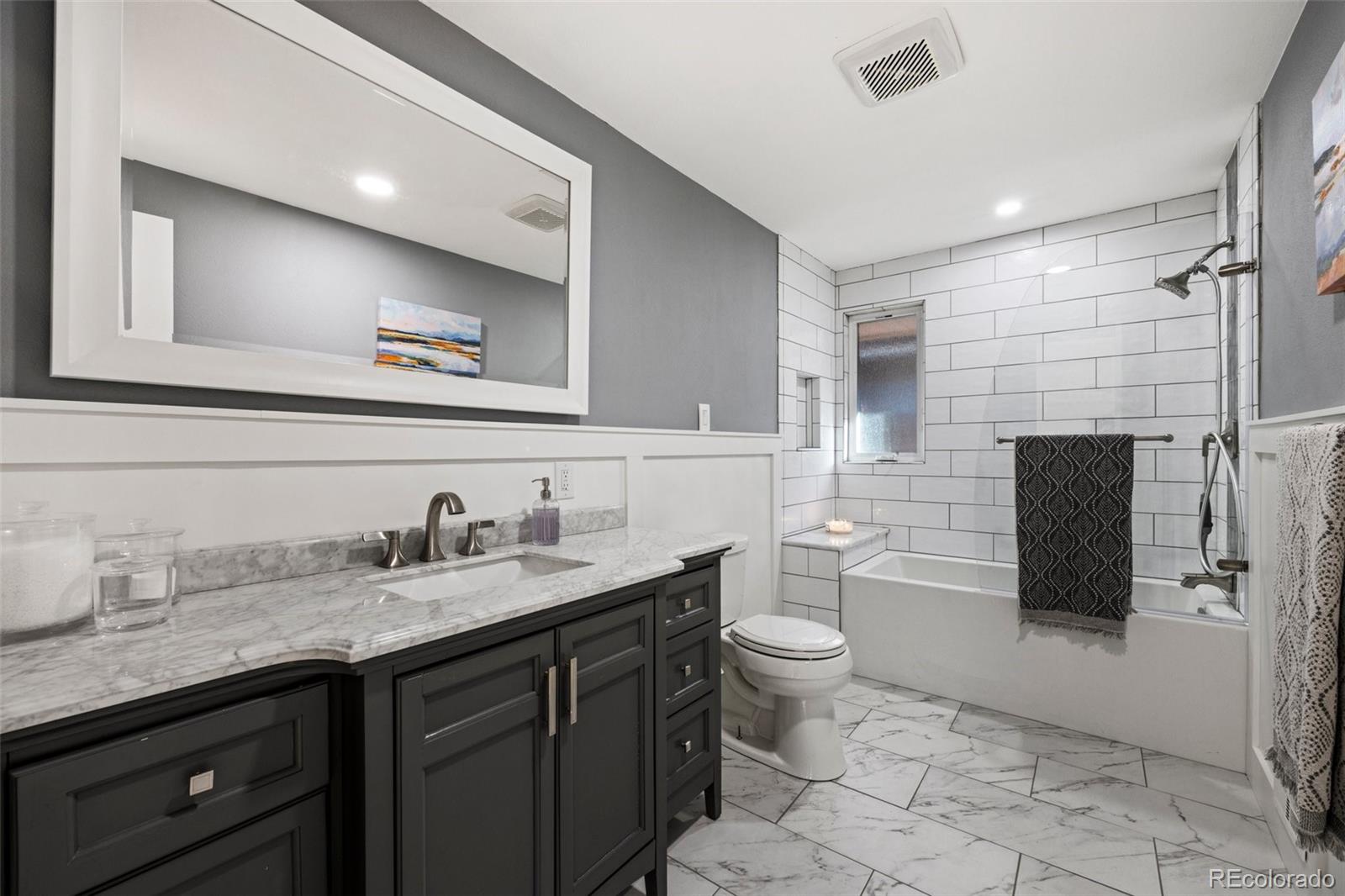 MLS Image #17 for 703 s oneida way,denver, Colorado