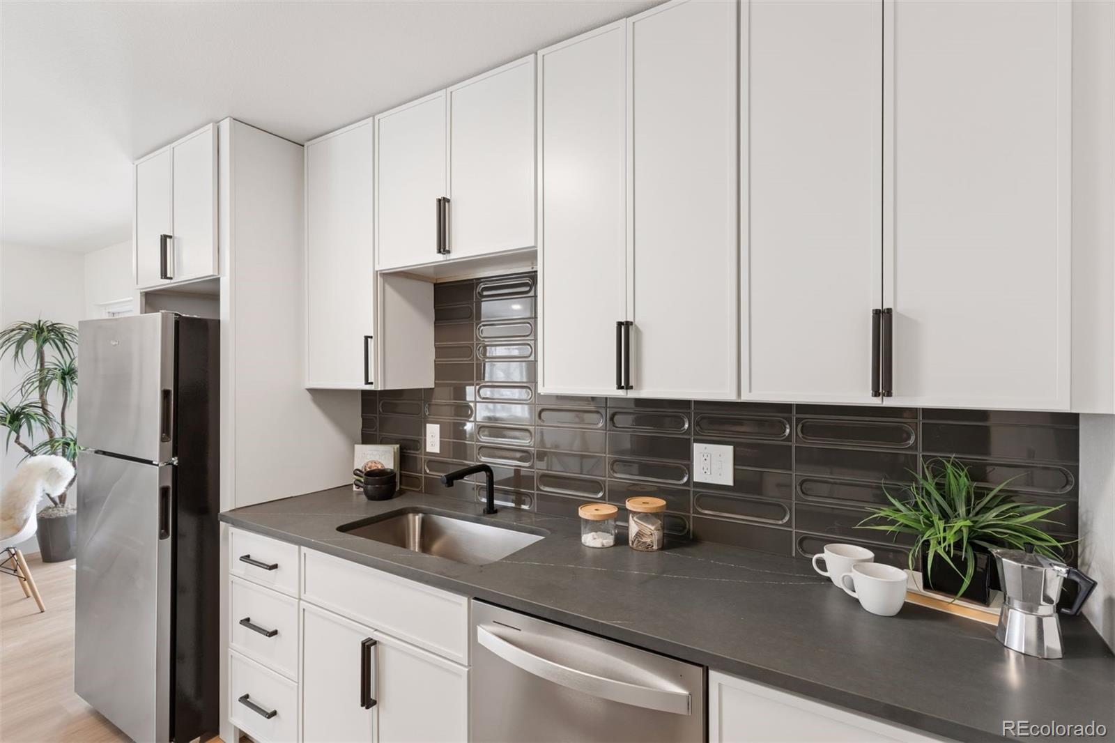 MLS Image #9 for 1414 w lake avenue,littleton, Colorado