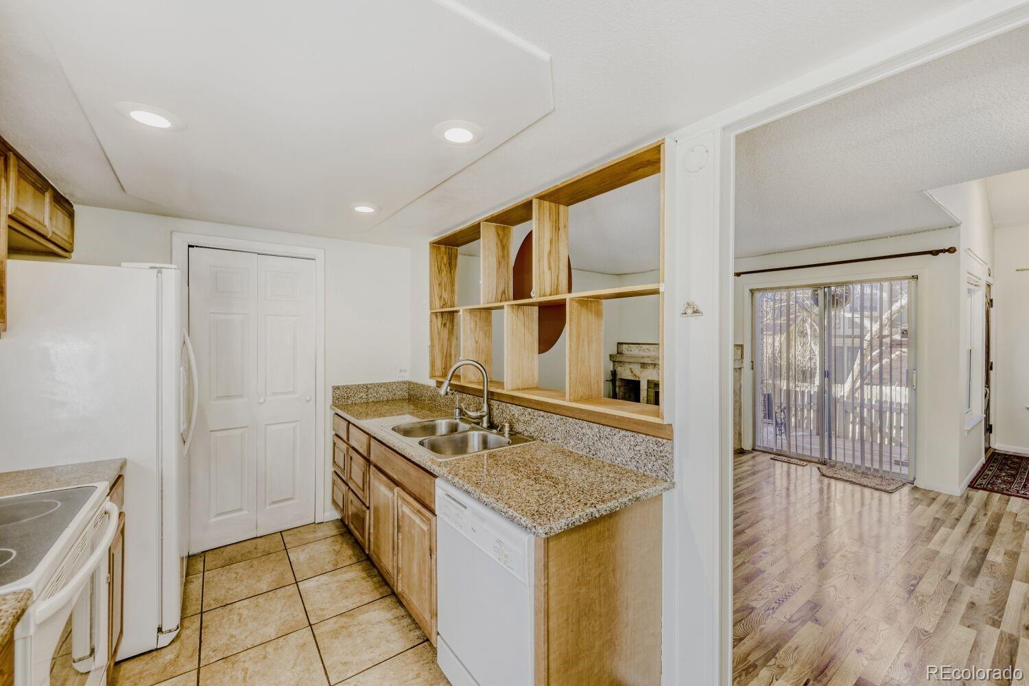 MLS Image #4 for 2005 s helena street c,aurora, Colorado