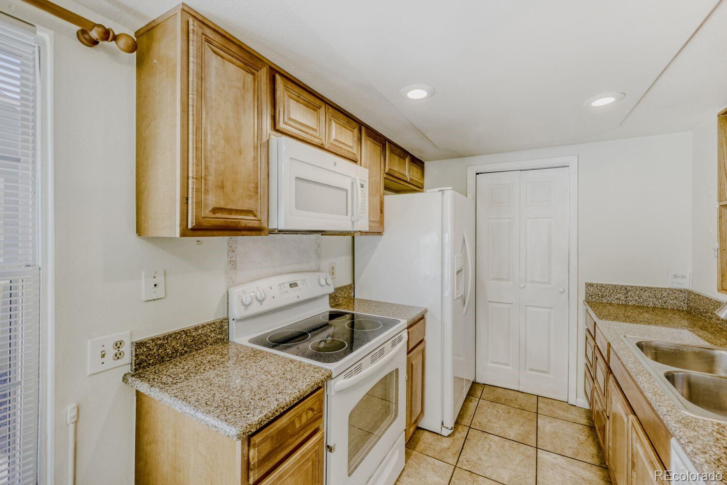 MLS Image #5 for 2005 s helena street c,aurora, Colorado