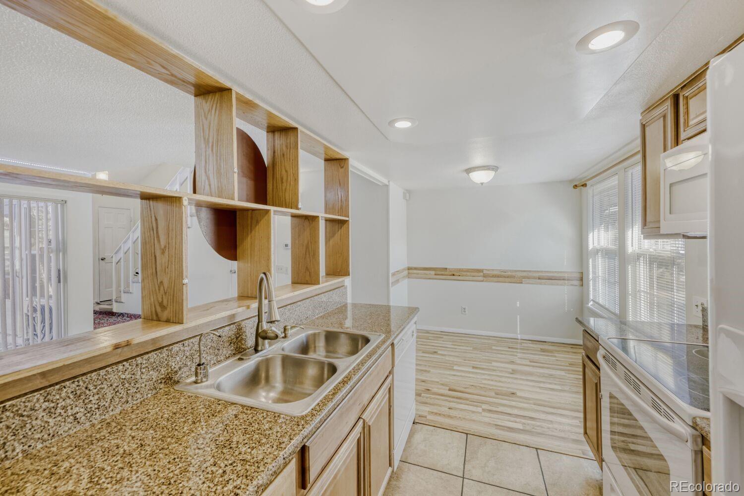 MLS Image #6 for 2005 s helena street c,aurora, Colorado
