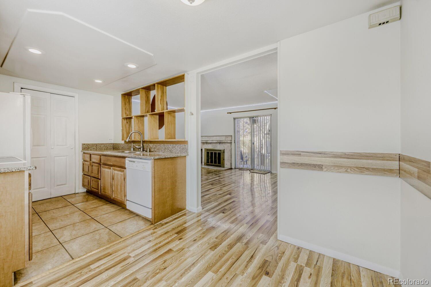 MLS Image #7 for 2005 s helena street c,aurora, Colorado