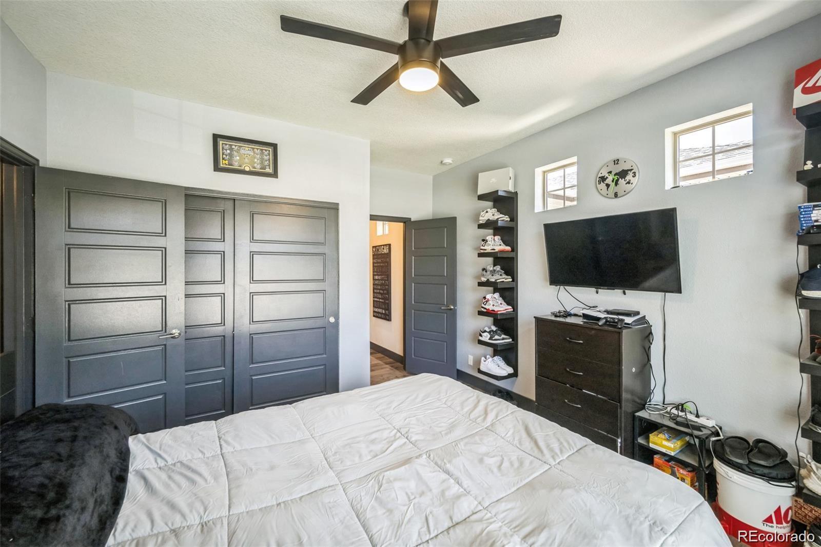 MLS Image #18 for 20553 e 50th place,denver, Colorado