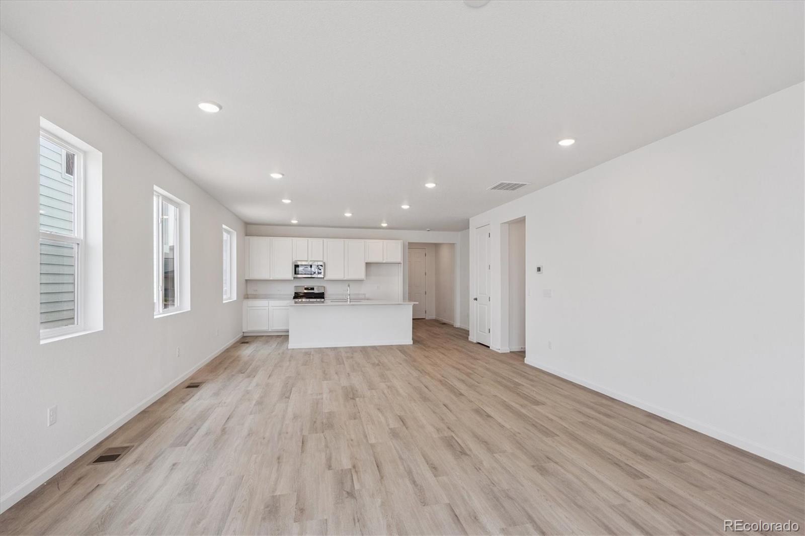 MLS Image #11 for 4627  sugar beet street,johnstown, Colorado