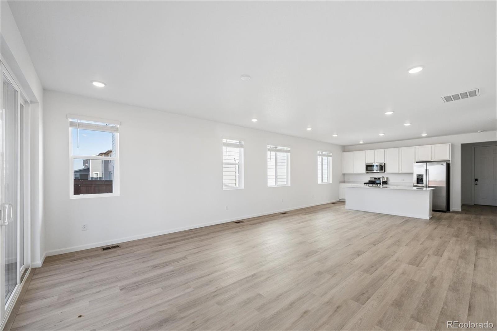 MLS Image #3 for 4627  sugar beet street,johnstown, Colorado