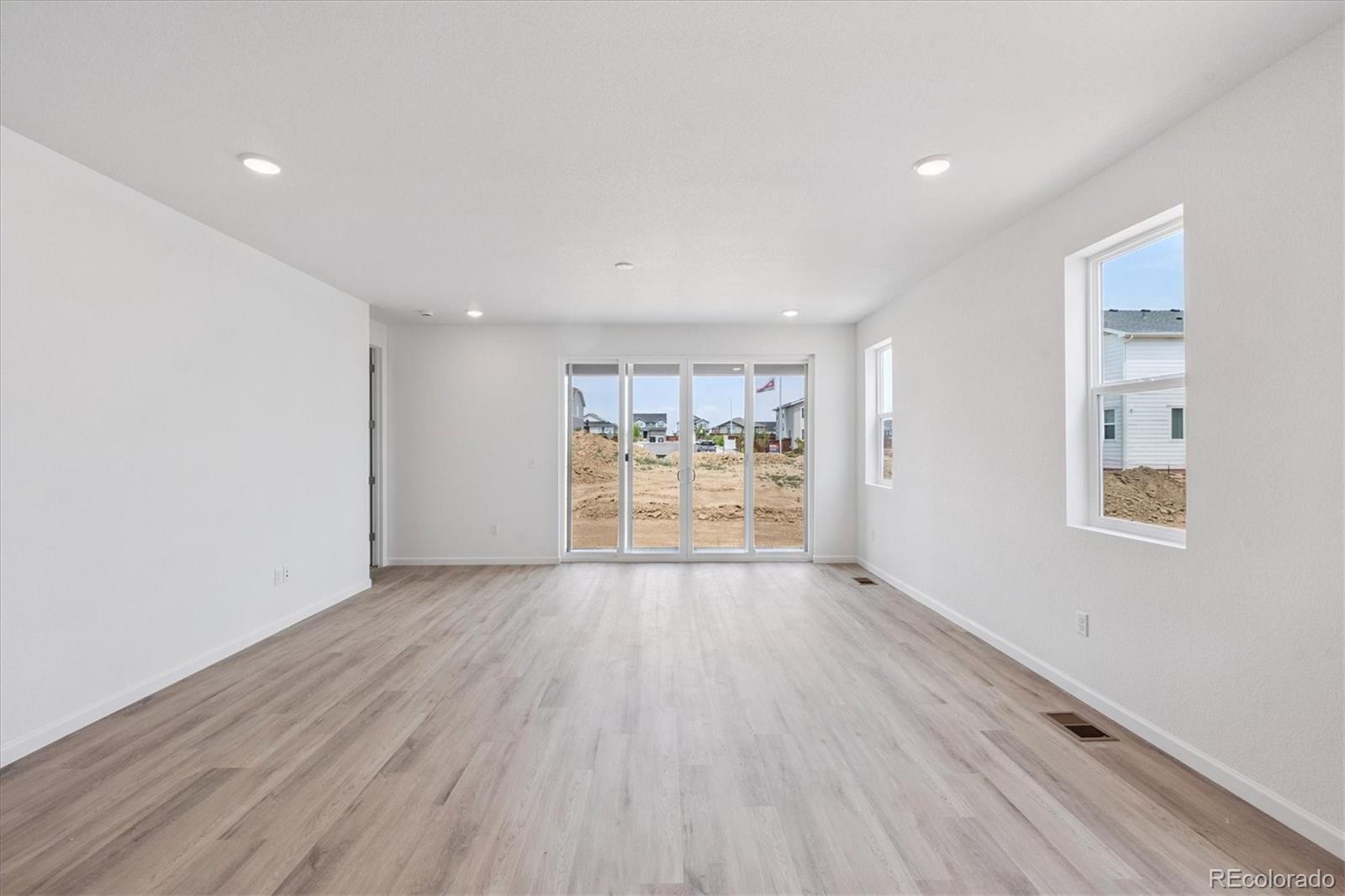 MLS Image #9 for 4627  sugar beet street,johnstown, Colorado