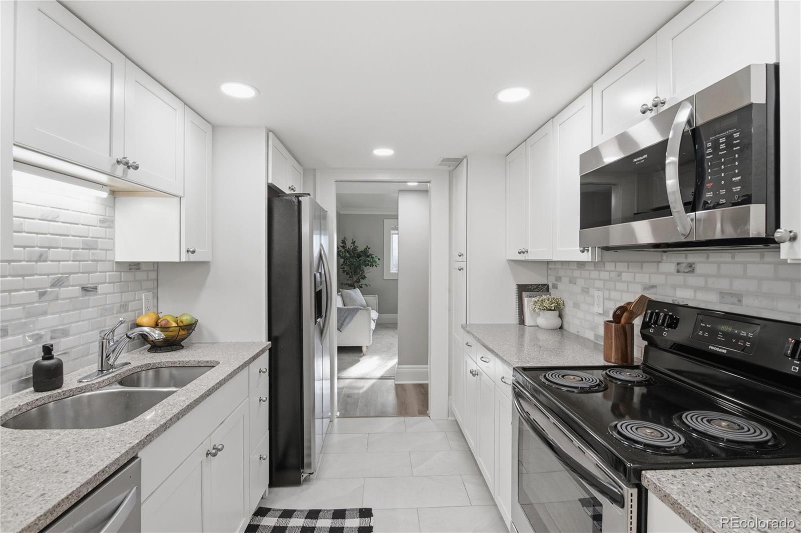 MLS Image #4 for 999 n emerson street,denver, Colorado