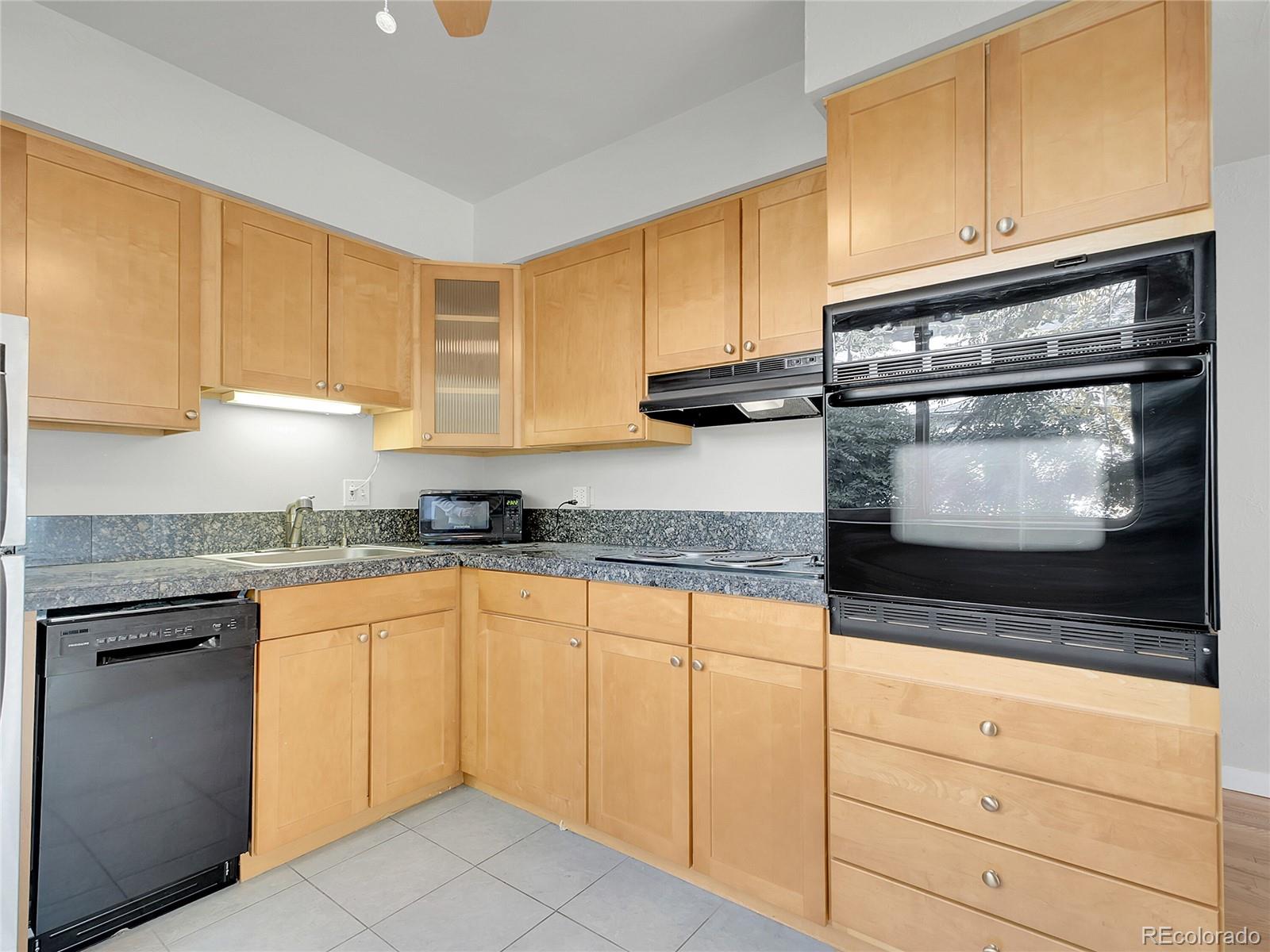 MLS Image #11 for 1056 n marion street,denver, Colorado