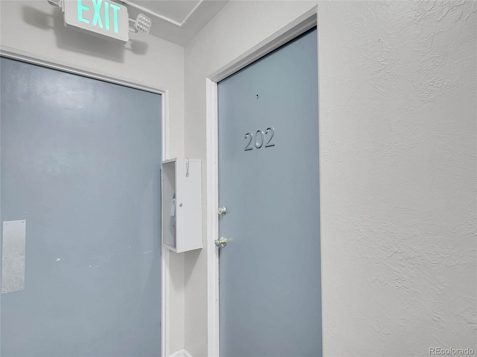 MLS Image #23 for 1056 n marion street,denver, Colorado