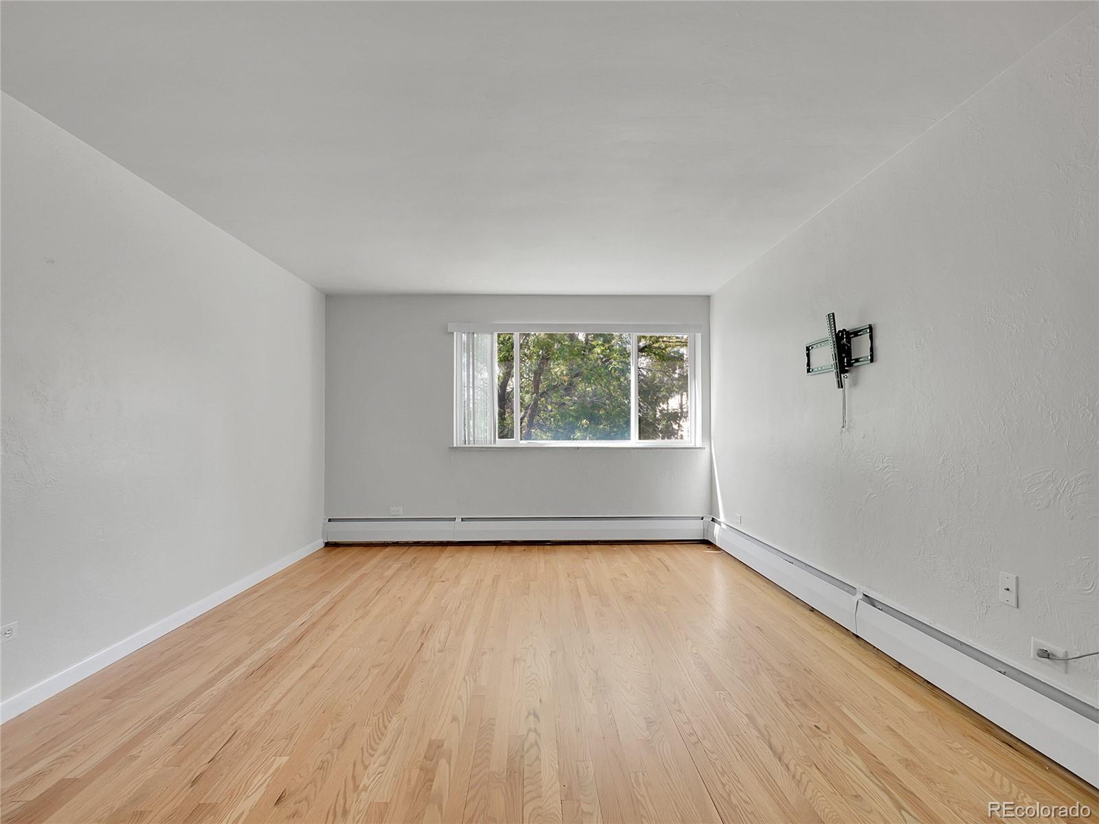 MLS Image #3 for 1056 n marion street,denver, Colorado