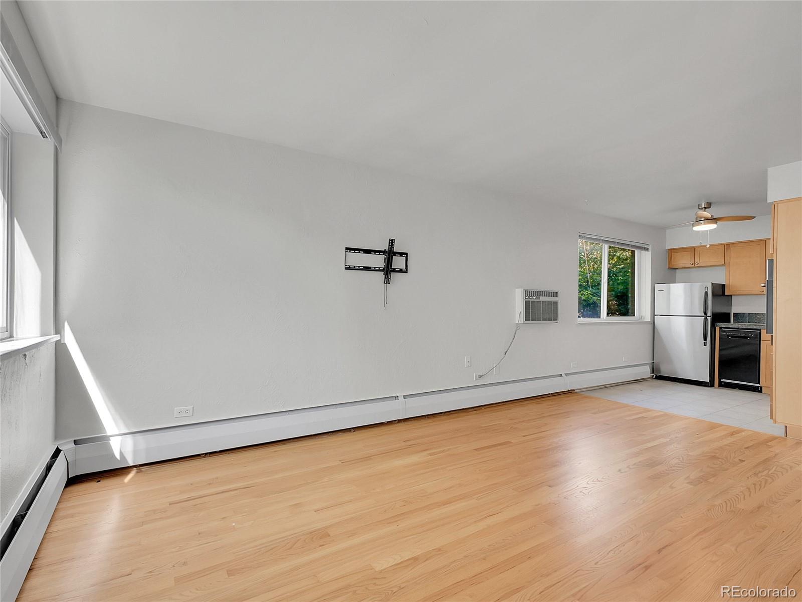 MLS Image #6 for 1056 n marion street,denver, Colorado