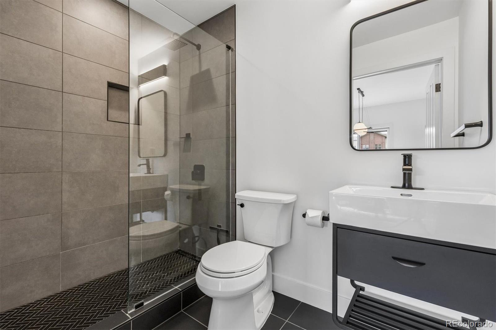 MLS Image #27 for 1950 n logan street 411,denver, Colorado
