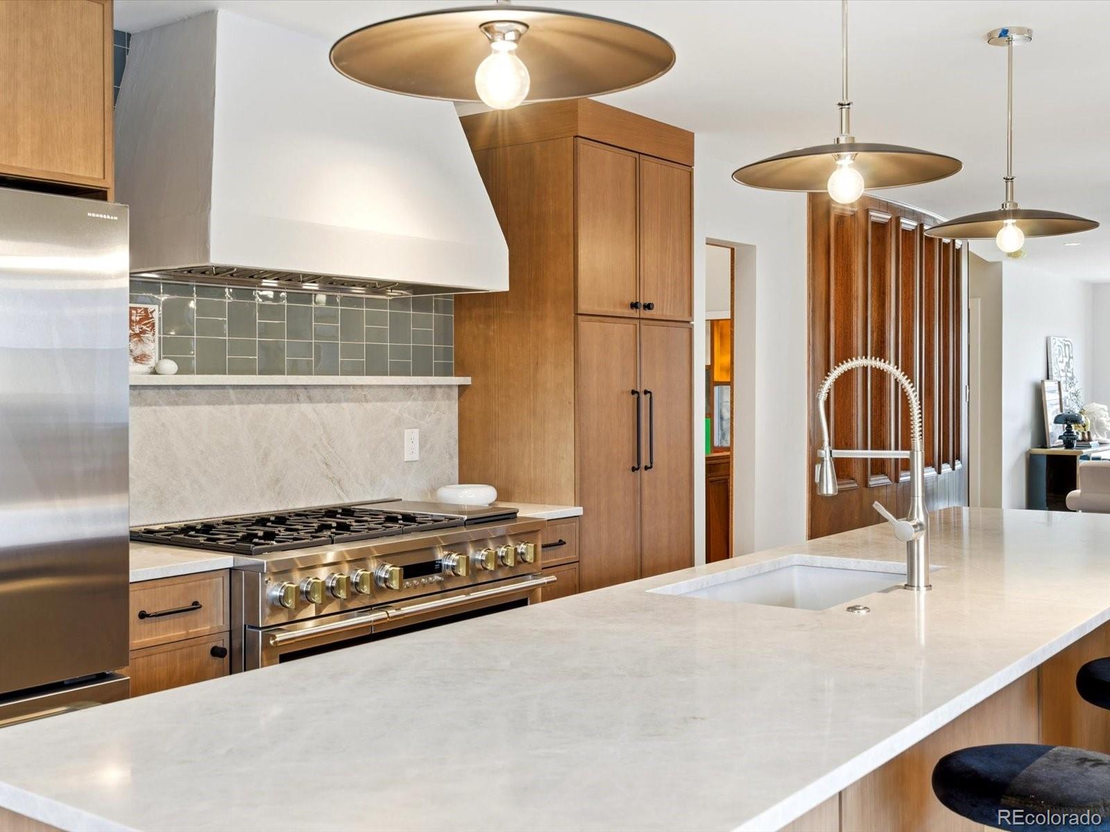 MLS Image #10 for 270 s krameria street,denver, Colorado