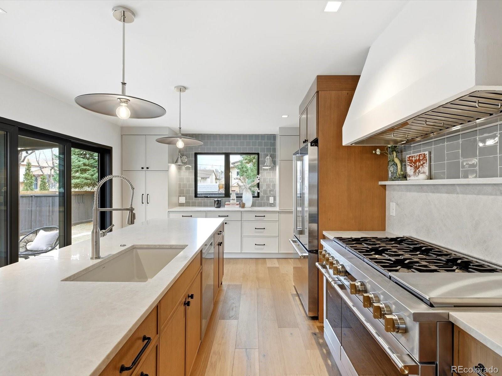 MLS Image #11 for 270 s krameria street,denver, Colorado