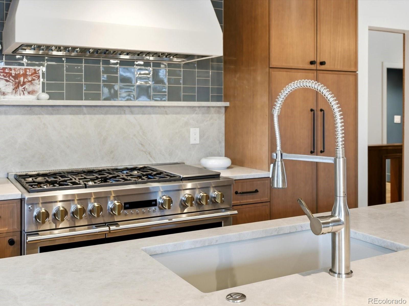 MLS Image #12 for 270 s krameria street,denver, Colorado