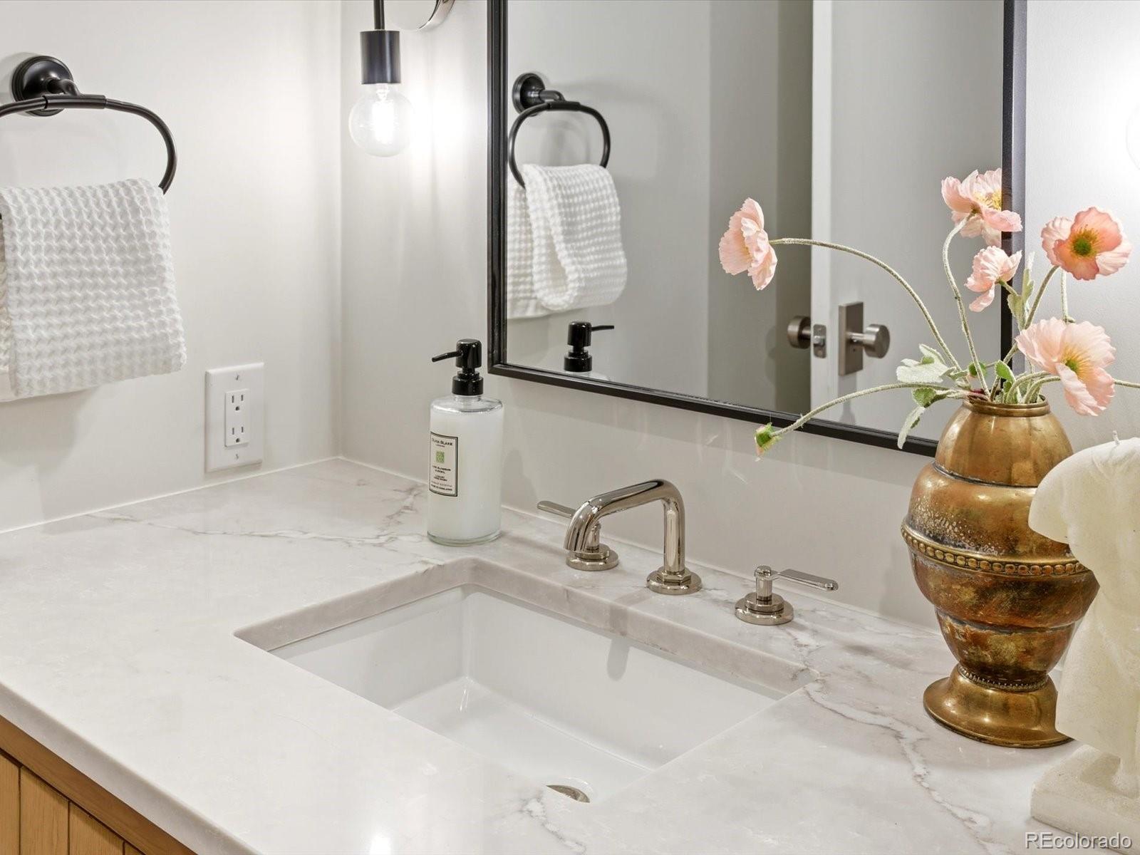 MLS Image #20 for 270 s krameria street,denver, Colorado